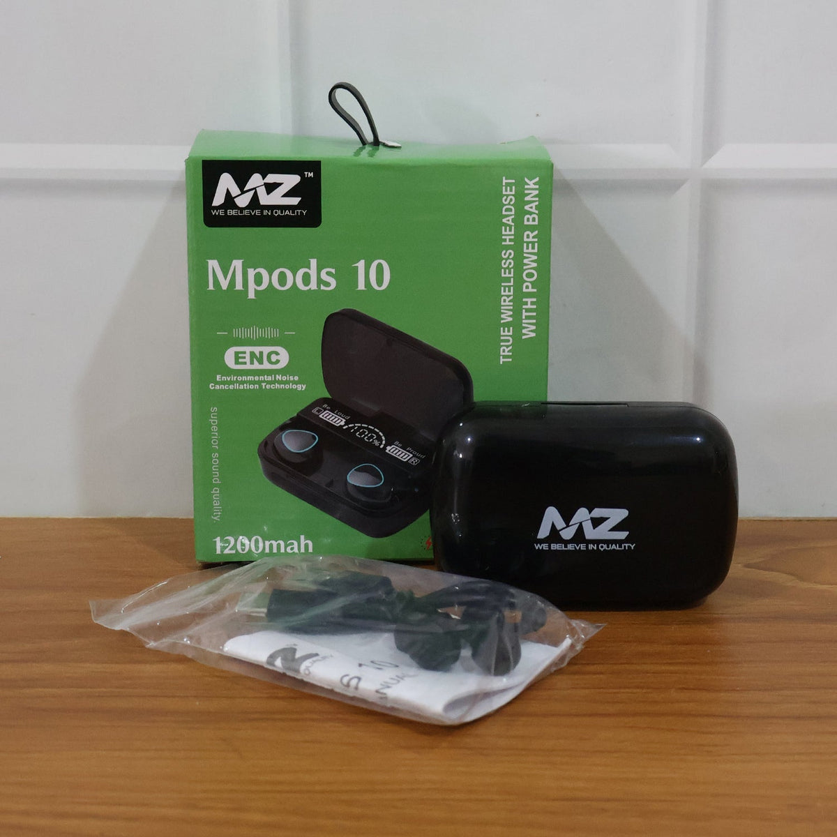 Wireless In-Ear Earbuds with Charging Case & Mic